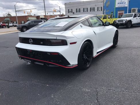 Used 2024 Nissan Z NISMO w/ Floor Mat Package image 3