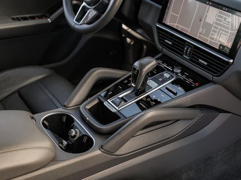 Used 2019 Porsche Cayenne image 21