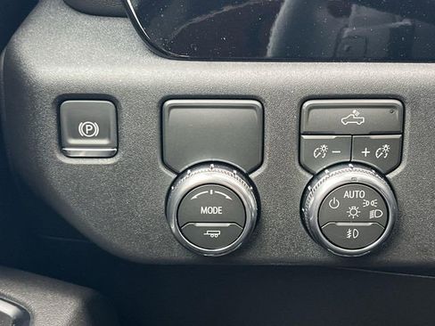 New 2026 GMC Sierra 1500 Elevation image 23