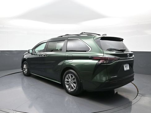 Certified 2025 Toyota Sienna XLE w/ XLE Plus Package AWD/4WD image 8
