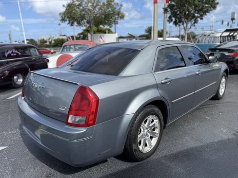 Used 2006 Chrysler 300 Touring image 6