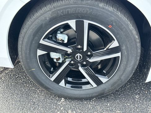 New 2025 Nissan Sentra SV image 8