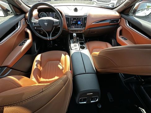 Used 2023 Maserati Levante GT AWD/4WD image 26