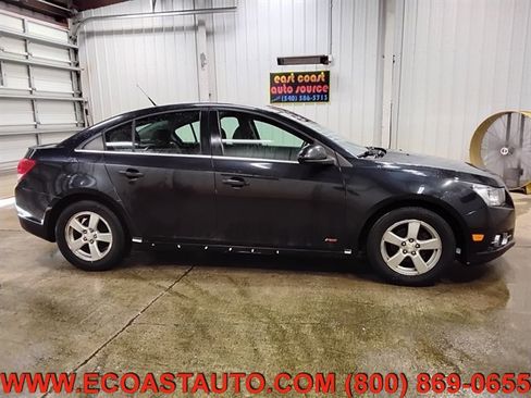 Used 2014 Chevrolet Cruze LT w/ RS Package FWD image 2