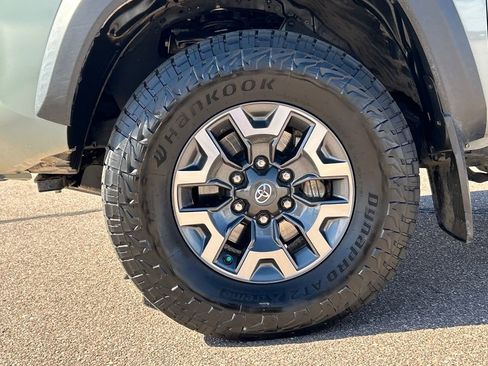 Used 2023 Toyota Tacoma TRD Off-Road image 25