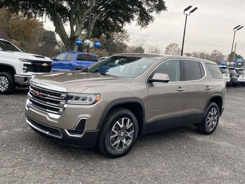 Used 2023 GMC Acadia SLE image 3