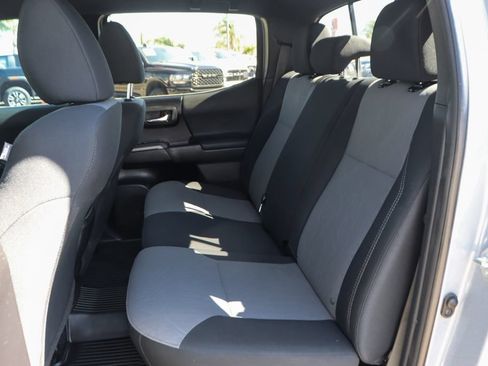 Used 2020 Toyota Tacoma TRD Off-Road AWD/4WD image 33
