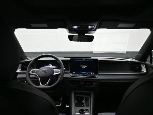 New 2026 Volkswagen Tiguan SE R-Line FWD image 10