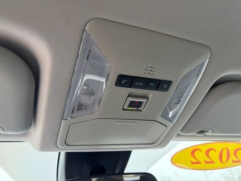 Used 2022 Toyota RAV4 LE image 19