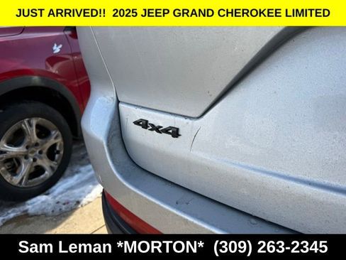 New 2025 Jeep Grand Cherokee Limited w/ Trailer Tow Package image 10
