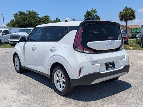 Used 2023 Kia Soul LX w/ Option Group 015 FWD image 8