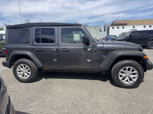 Used 2023 Jeep Wrangler Sport S image 4