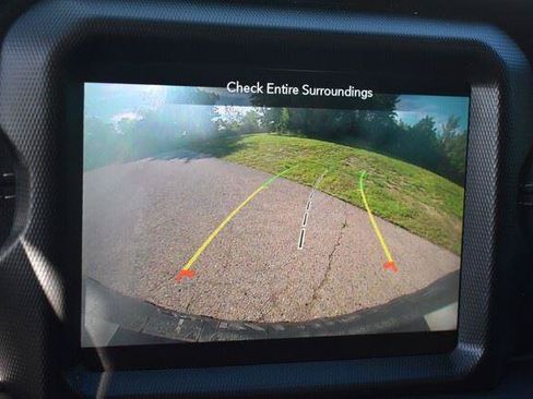 Used 2023 Jeep Wrangler Unlimited Sahara AWD/4WD image 33