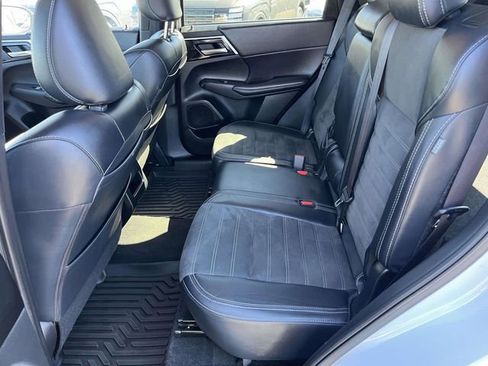 Used 2024 Mitsubishi Outlander SE Black Edition image 14