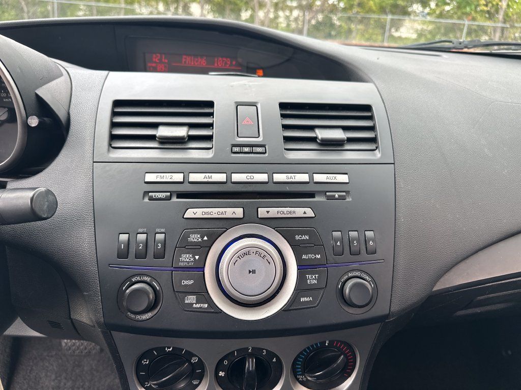 Used 2010 MAZDA MAZDA3 i Sport FWD image 15