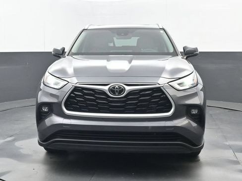 Used 2021 Toyota Highlander XLE FWD image 20