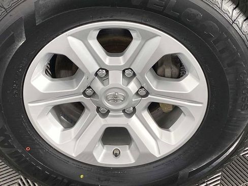 Used 2021 Toyota 4Runner SR5 AWD/4WD image 26