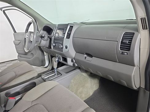 Used 2018 Nissan Frontier SV image 22