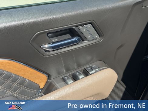 Used 2025 GMC Canyon Denali AWD/4WD image 11