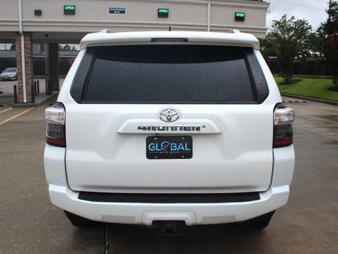 Used 2018 Toyota 4Runner SR5 RWD image 6