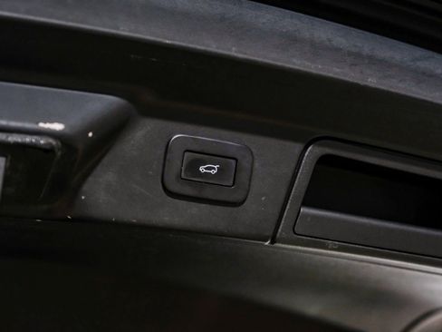 Used 2024 Land Rover Range Rover Velar Dynamic SE image 56