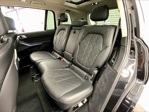 Certified 2023 BMW X7 xDrive40i w/ Premium Package AWD/4WD image 22