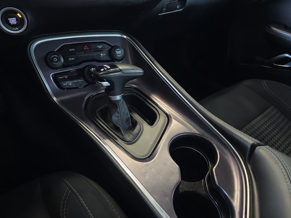 Used 2018 Dodge Challenger SXT RWD image 26