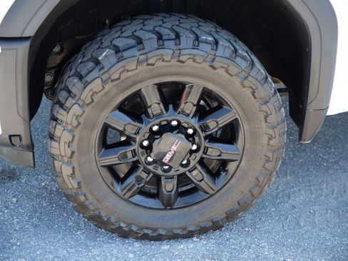 Used 2025 GMC Sierra 2500 AT4 AWD/4WD image 10