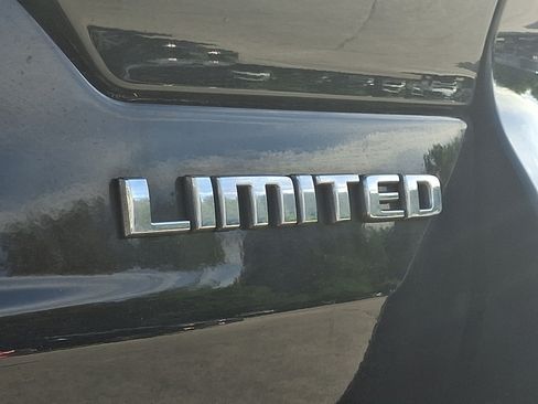 Used 2023 Jeep Grand Cherokee Limited w/ Luxury Tech Group II AWD/4WD image 30