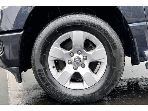 Used 2020 RAM 1500 Big Horn AWD/4WD image 9