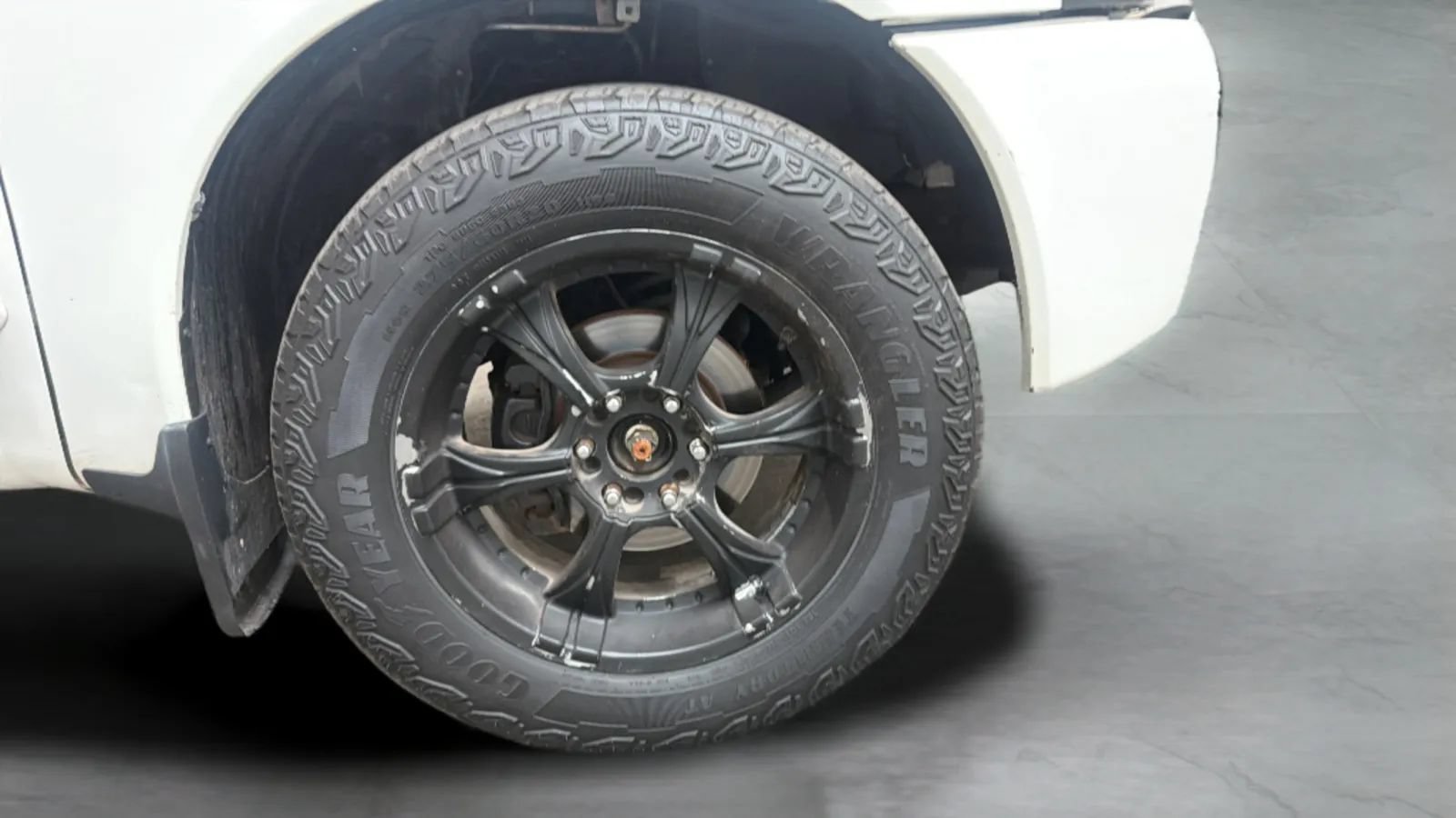 Used 2005 Nissan Titan SE w/ (W01) Utility Bed Pkg AWD/4WD image 25