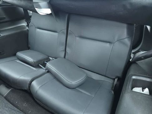 Used 2022 Mitsubishi Outlander SE image 9