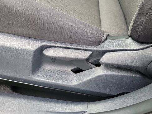 Used 2025 Toyota Camry LE FWD image 21