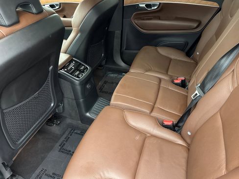 Used 2024 Volvo XC90 T8 Plus image 12