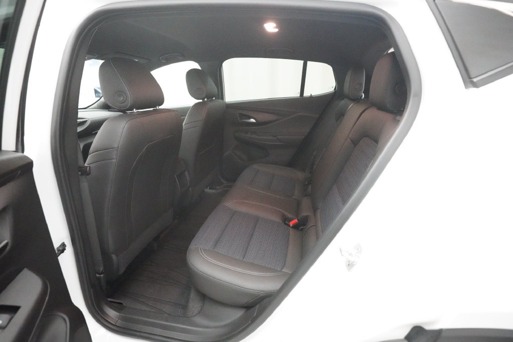 Used 2025 Buick Envista Preferred w/ Convenience I Package FWD image 16