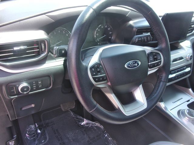Used 2021 Ford Explorer XLT w/ Equipment Group 202A AWD/4WD image 26
