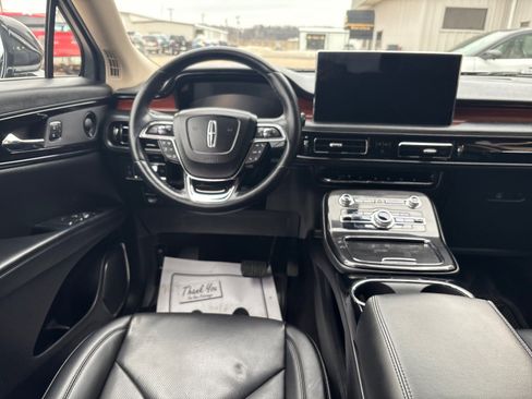 Used 2022 Lincoln Nautilus Reserve w/ Equipment Group 201A image 6