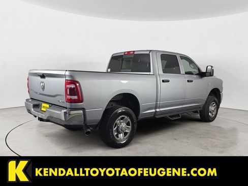 Used 2024 RAM 2500 Tradesman w/ Chrome Appearance Group AWD/4WD image 5