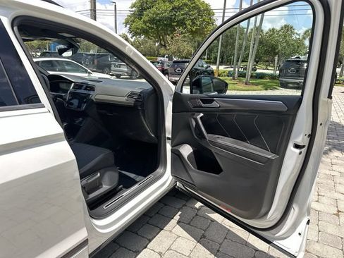 Used 2023 Volkswagen Tiguan SE R-Line FWD image 23