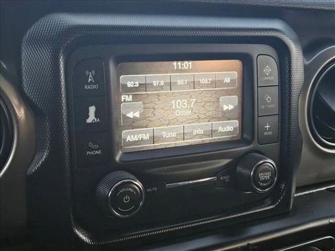 Used 2018 Jeep Wrangler Unlimited Sport image 13