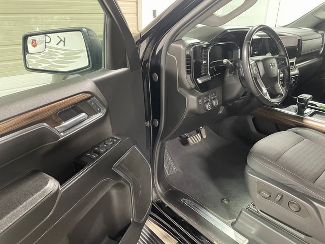 Used 2023 Chevrolet Silverado 1500 RST AWD/4WD image 10