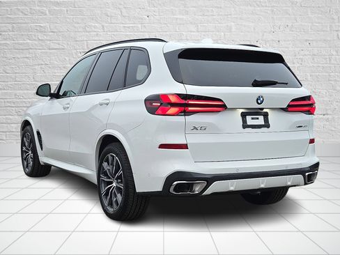 New 2026 BMW X5 xDrive40i w/ M Sport Package image 3