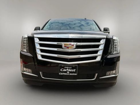 Used 2017 Cadillac Escalade ESV Premium Luxury RWD image 5