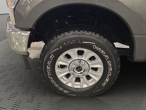Used 2022 Ford F250 XLT w/ FX4 Off-Road Package AWD/4WD image 18