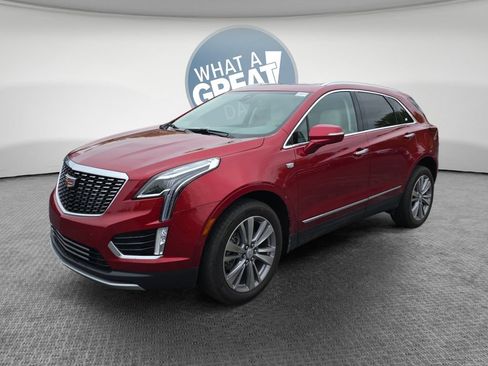 Used 2024 Cadillac XT5 Premium Luxury w/ LPO, Floor Liner Package FWD image 8
