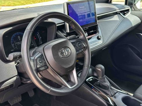 Used 2025 Toyota Corolla SE w/ SE Premium Package FWD image 12