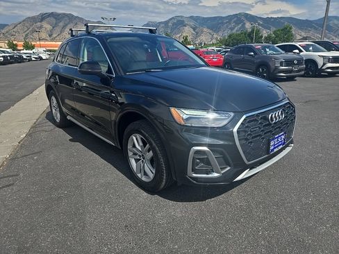Used 2022 Audi Q5 2.0T Premium w/ Convenience Package AWD/4WD image 3