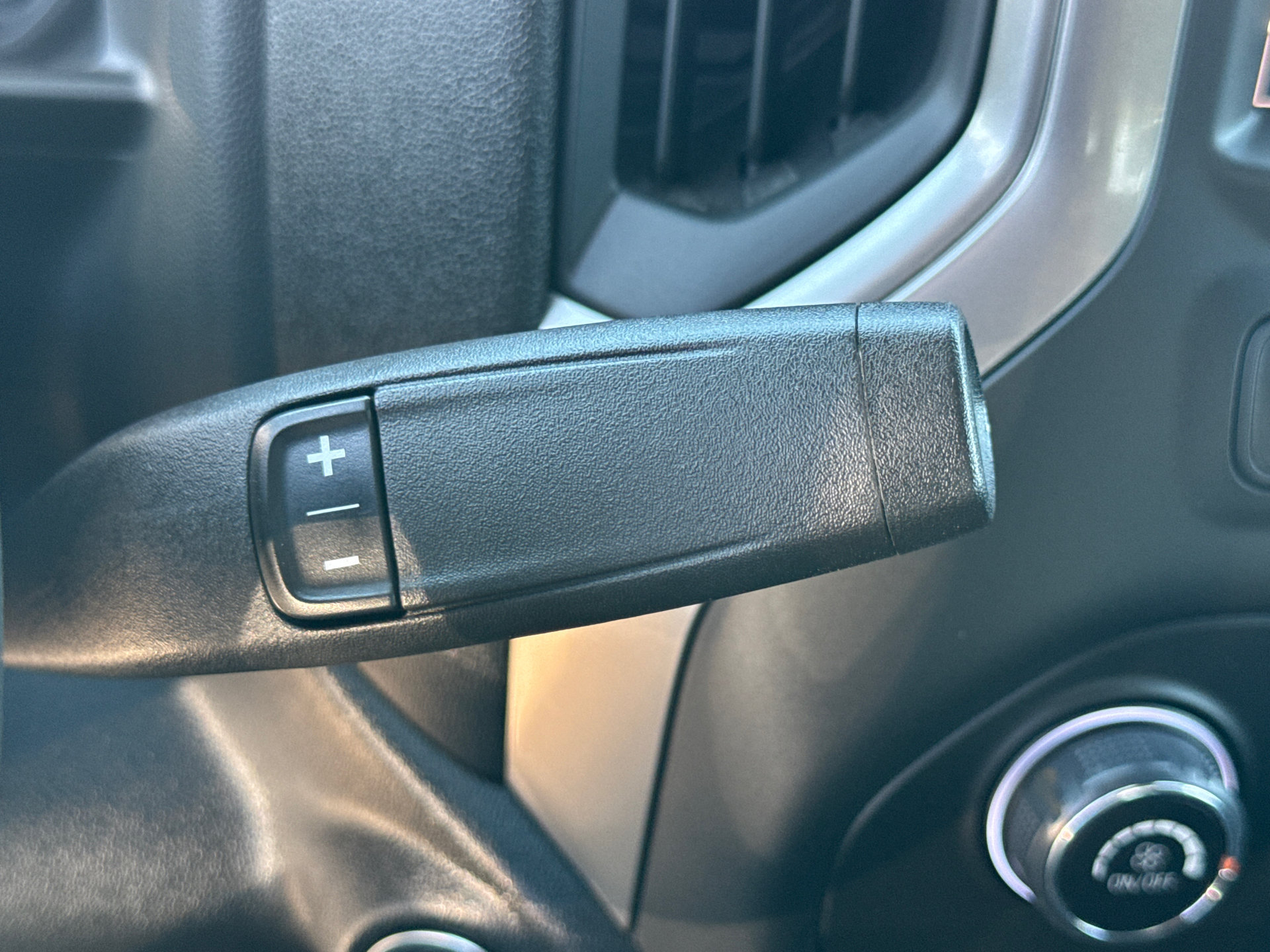 Used 2025 Chevrolet Silverado 1500 Custom RWD image 23