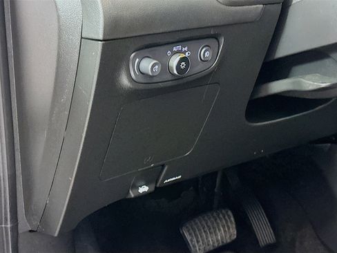 Used 2023 Buick Encore GX Select w/ Sport Touring Package image 16