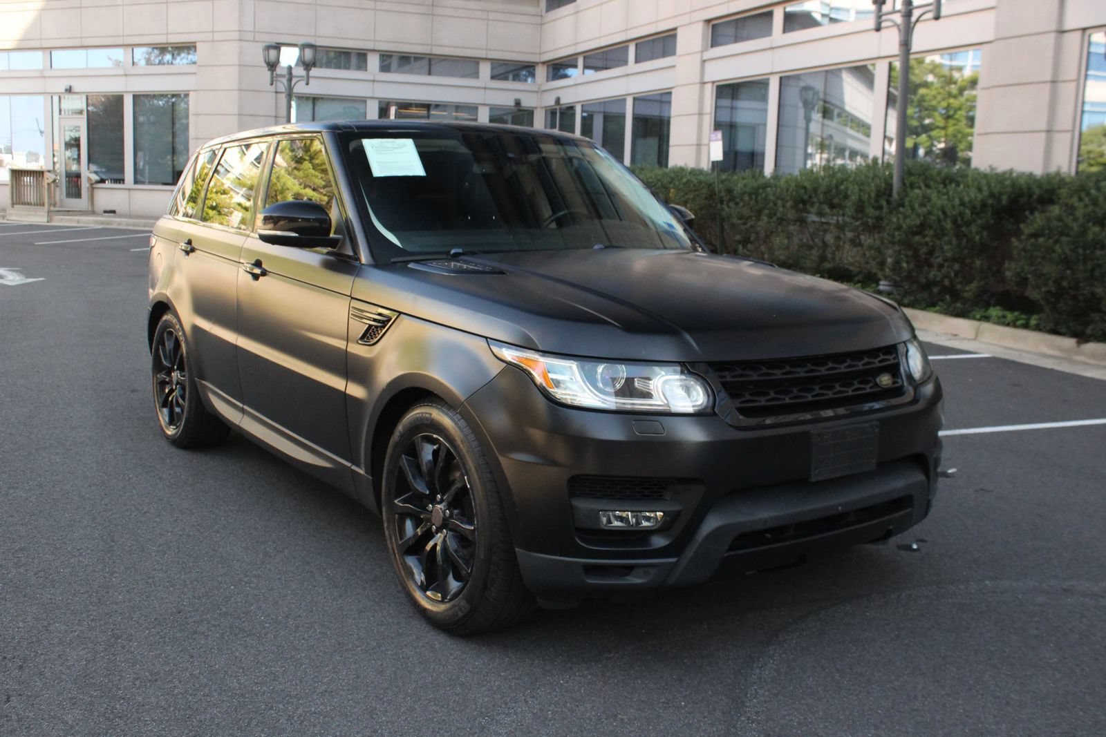 Used 2016 Land Rover Range Rover Sport HSE AWD/4WD image 1